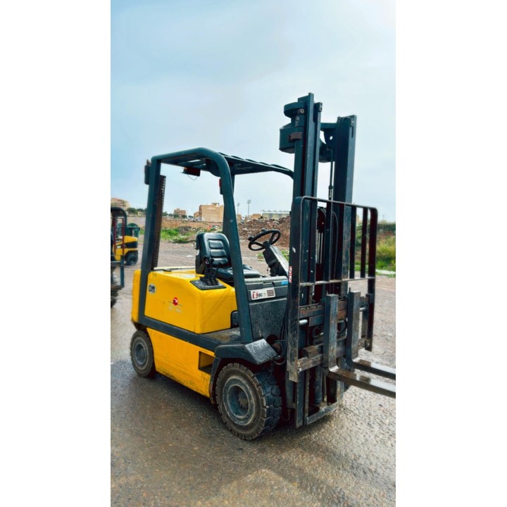 Carretilla elevadora OM d20 (2000kg)
